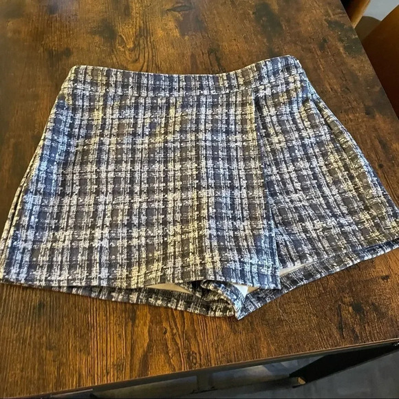 Cute plaid print skort  - Picture 5 of 16